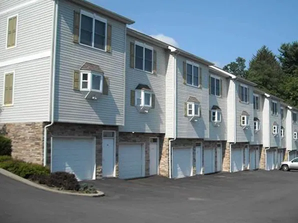 207 Suncrest Ter, Morgantown, WV 26505