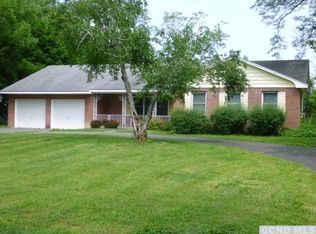 46 Green Acres Rd, Hudson, NY 12534