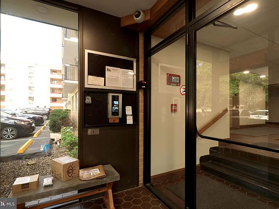 4th image of 200 Highland Ave APT 210