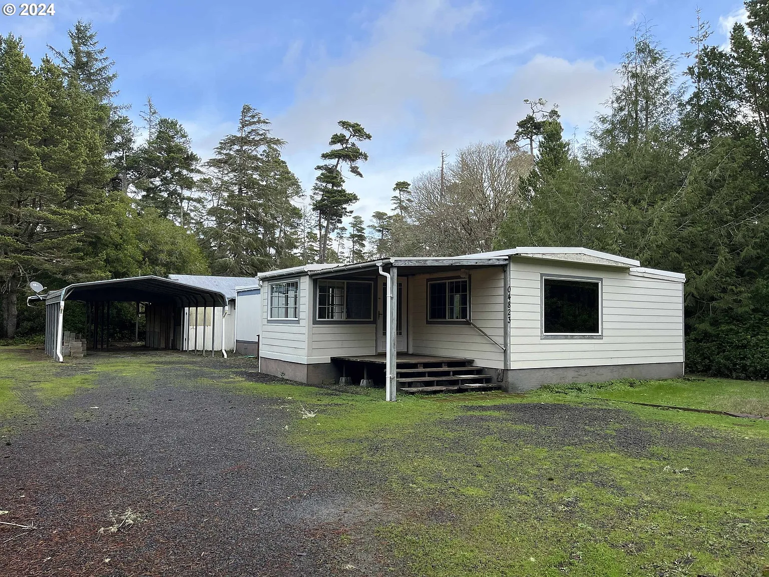4823 Rhododendron Loop photo 1
