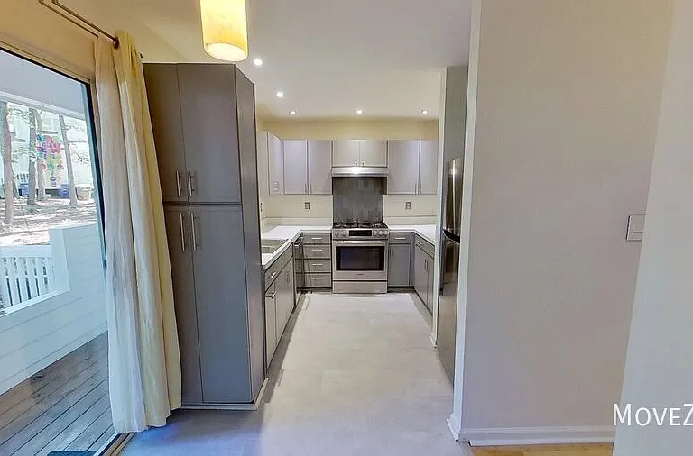 3813 Carnegie Ln — Photo 3