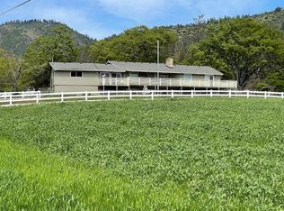 310 Ridgewood Dr, Jacksonville, OR 97530