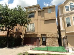 2610 Maxroy St, Houston, TX 77007