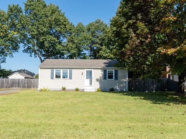 41 White Birch Dr, Springfield, MA 01119