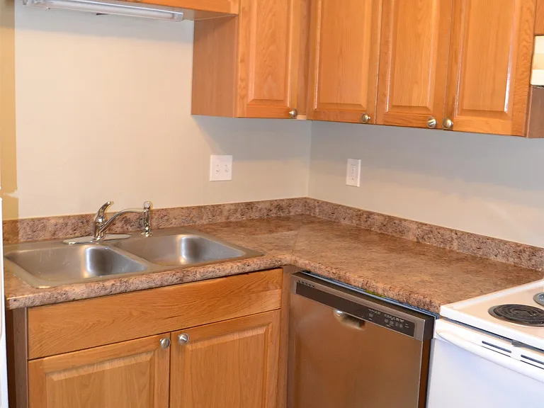2041 Continental Ave — Photo 5