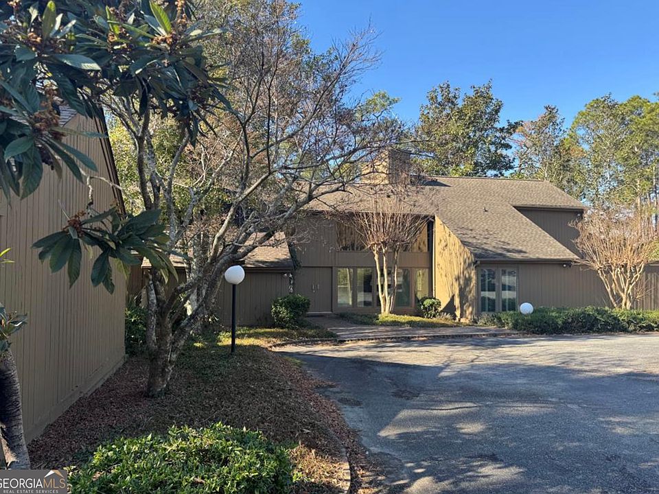 1st image of 303 Kissingbower Rd