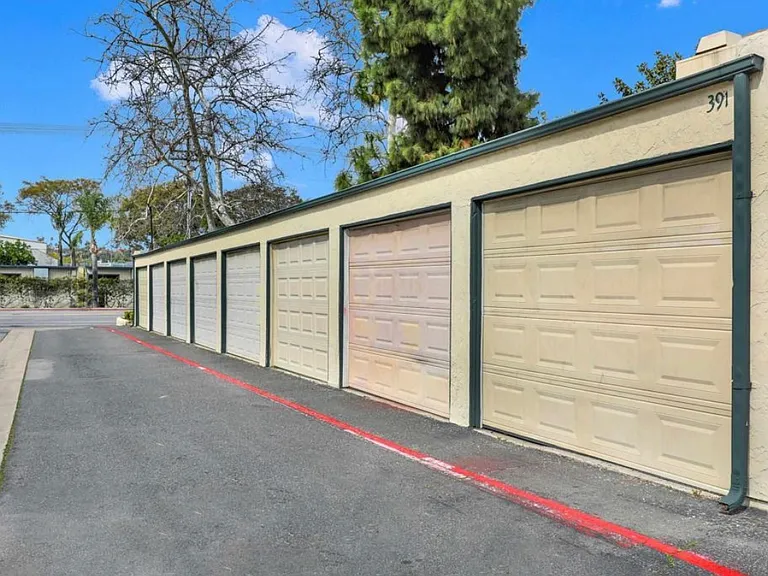 387 N Melrose Dr #C — Photo 15