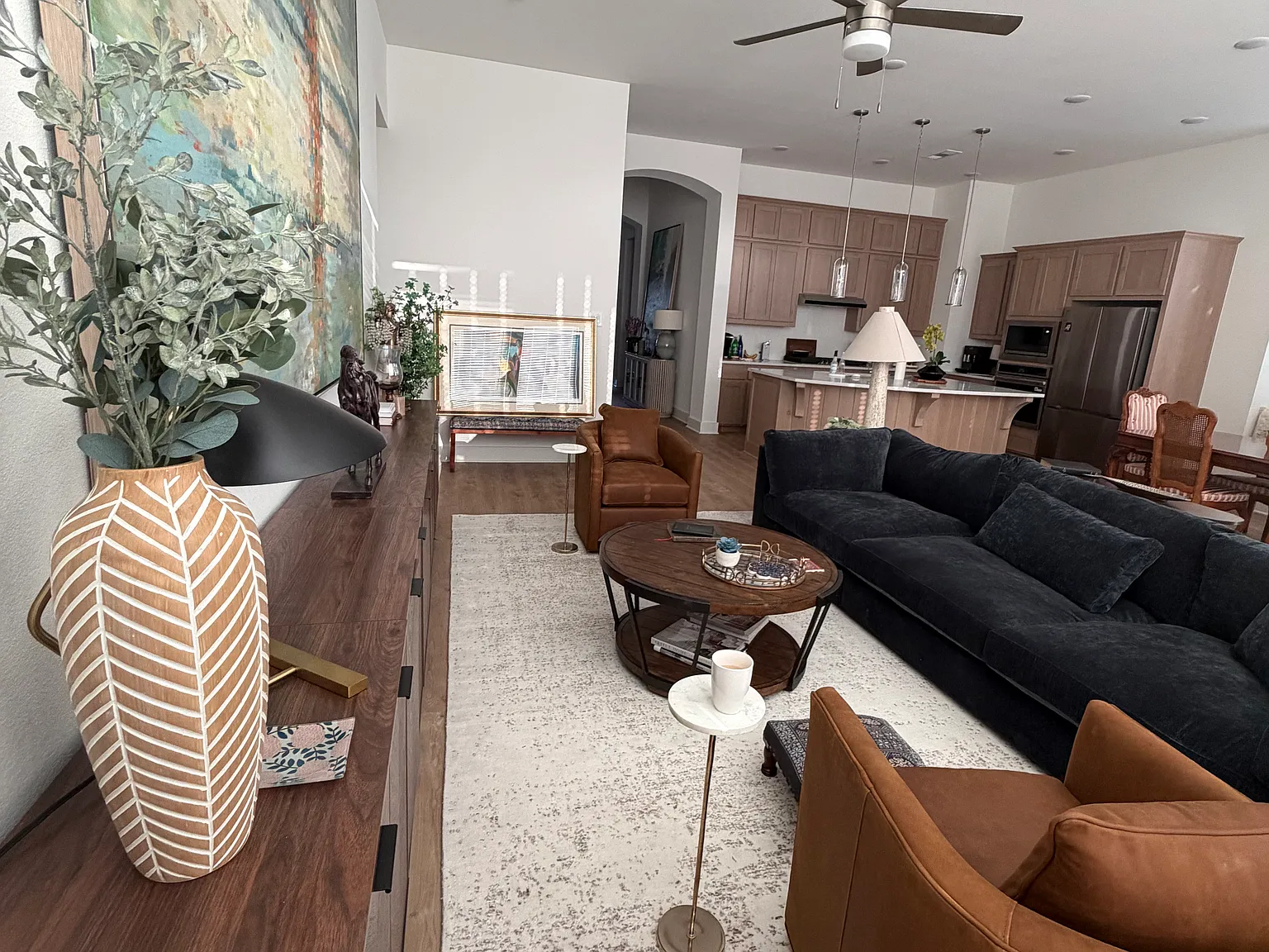 4 bed, 2319 sqft, $3,000 — Photo 3