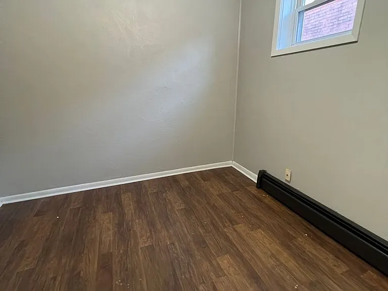 514 W 16th St — Photo 3