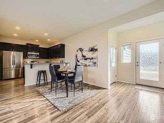 3rd image of 6713 Birdseye Avenue NE