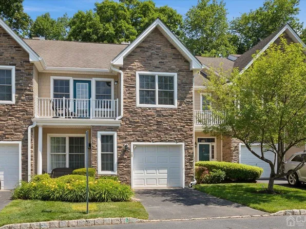 28 Amber Dr, Old Bridge, NJ 08857