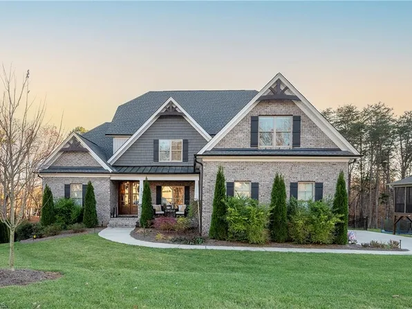 2712 Bartlett Ln, Clemmons, NC 27012