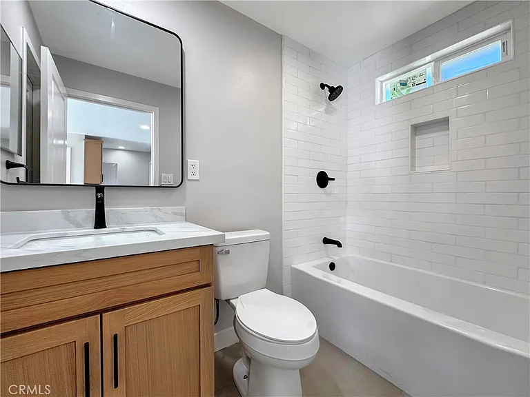 4187 Dwight Ave — Photo 9