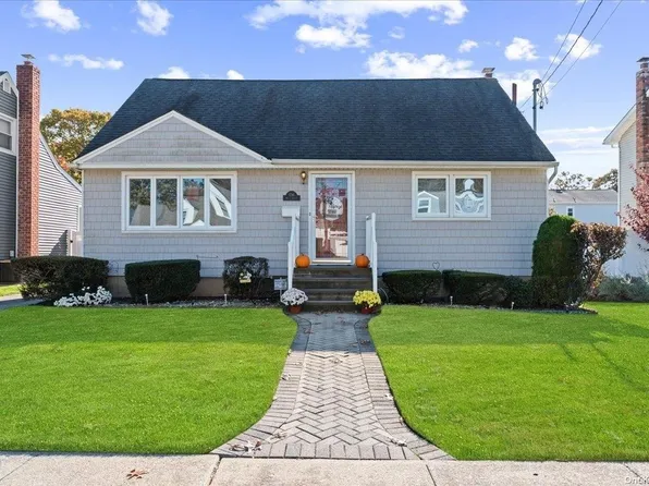 1796 Willis Avenue, Merrick, NY 11566