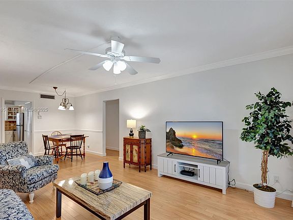 5th image of 5 Westwood Ave APT 105D