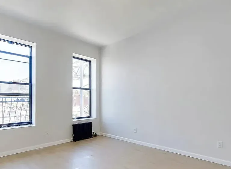 4422 3rd Ave #6 — Photo 3