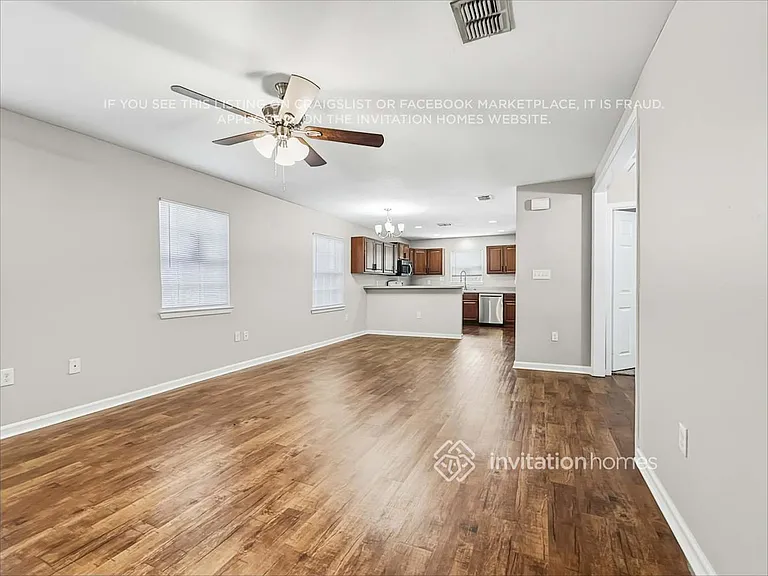 304 E Ross Ave — Photo 4
