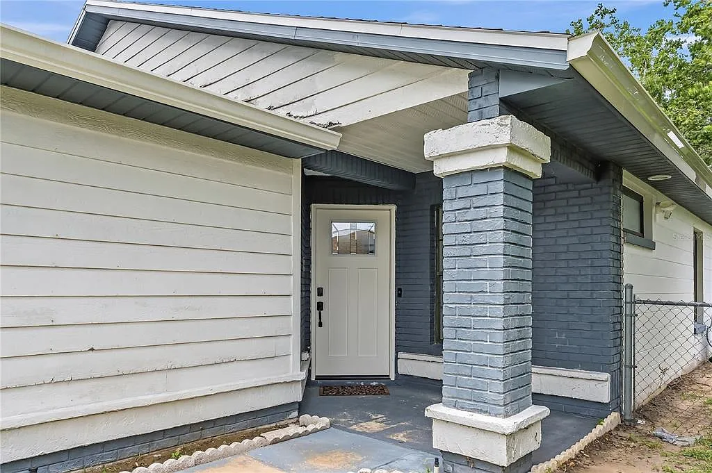 3 bed, 2.0 bath, 1462 sqft, $2,300 — Photo 3