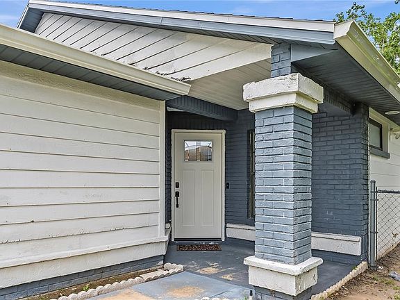 3rd image of 182 Pinewood Cir