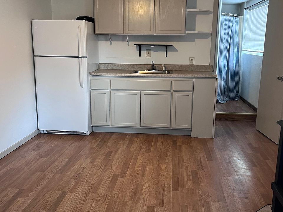 Kitchen does not include oven/stove. Past renters have used hot plates, toaster ovens, and/or air fryer.