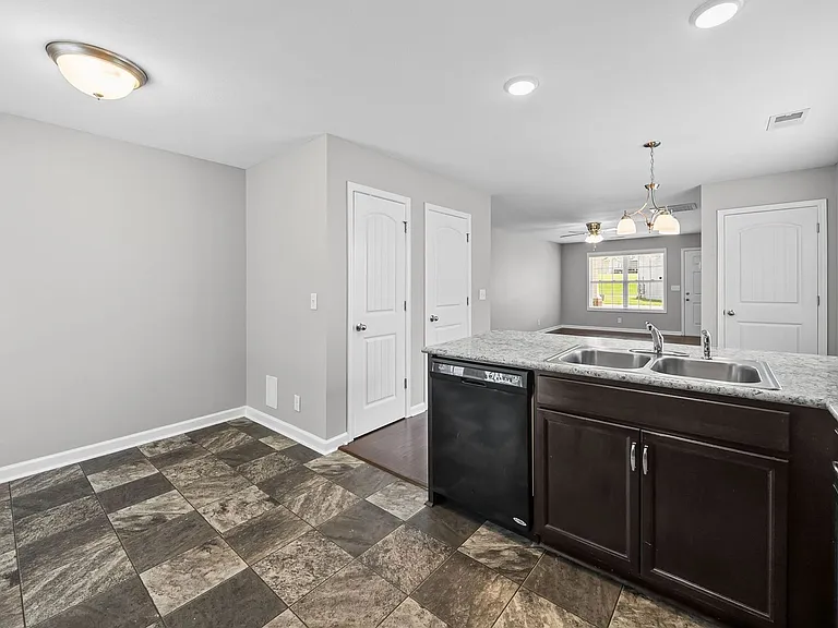 365 Sam Houston Cir — Photo 15