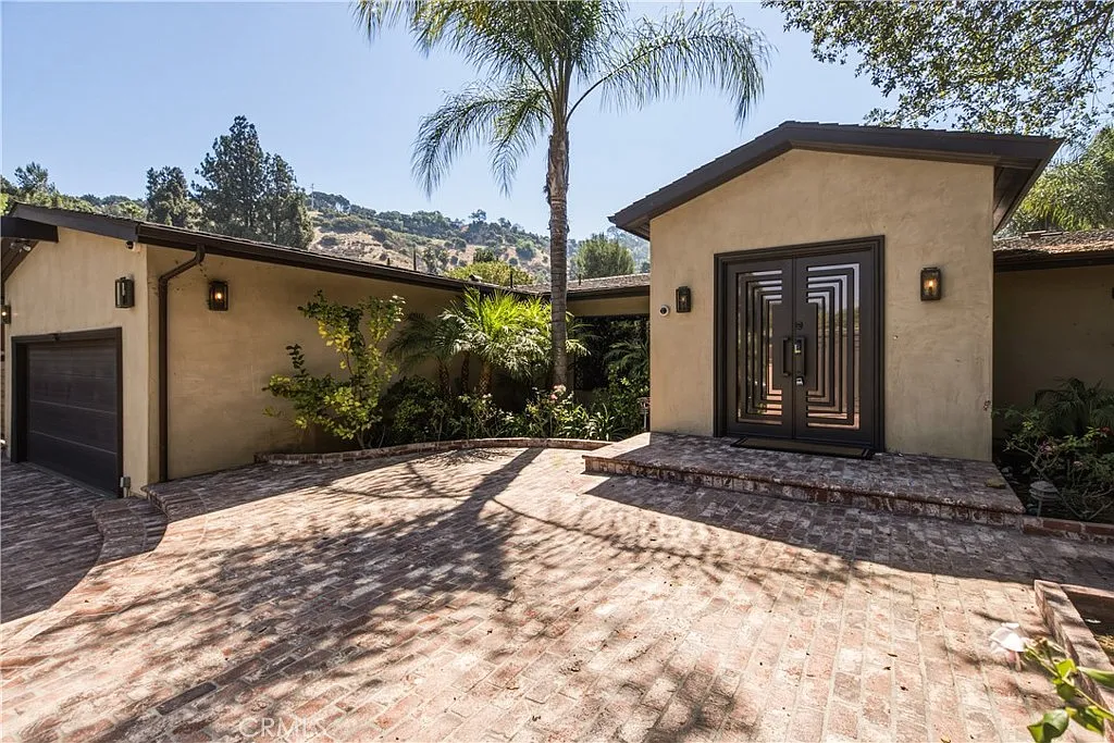 3 bed, 2321 sqft, $10,500 — Photo 4