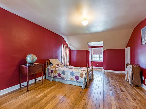 4th image of 1303 Lucas St