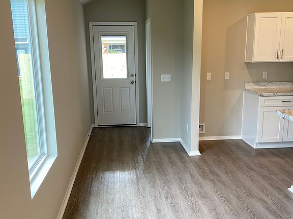 5th image of 2610 E Meramec St