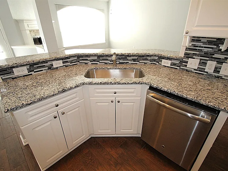 18620 Gibbons Dr — Photo 8