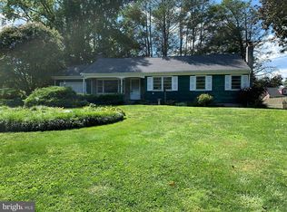 2022 Meadow Ridge Dr, Lancaster, PA 17601