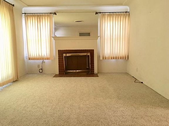 3rd image of 3086 E Harvard Ave