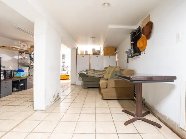 936 Seneca Avenue image 5 of 11