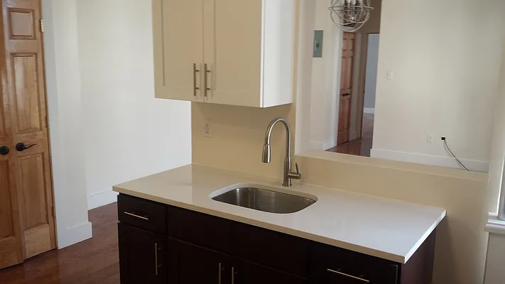 Rented by Zuz Realty | media 21