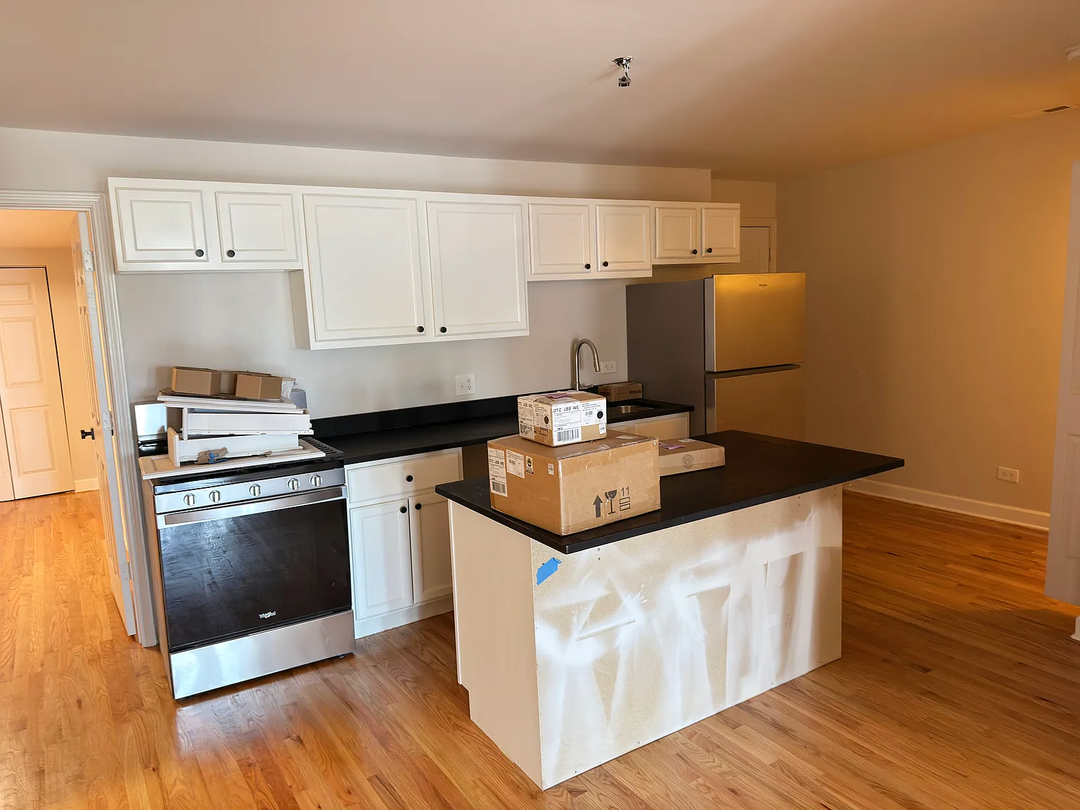 3 bed, 1200 sqft, $3,500 — Photo 1