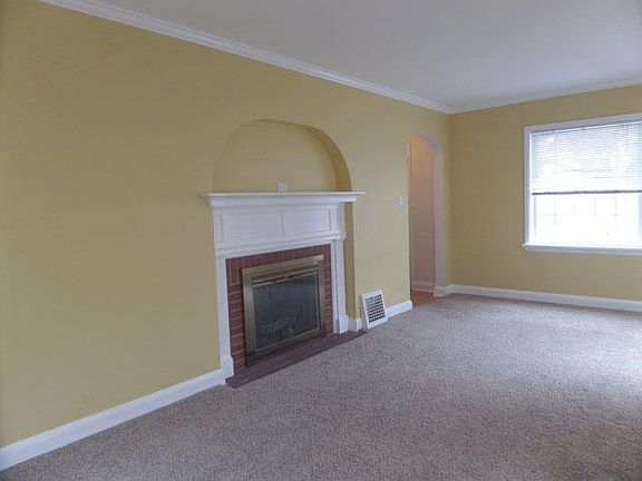 4th image of 1255 Martha Washington Dr