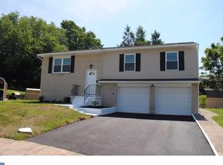 6 Forrest Cir, New Castle, DE 19720