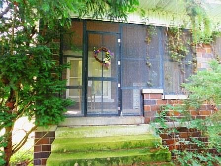 4th image of 1374 S Manlove St