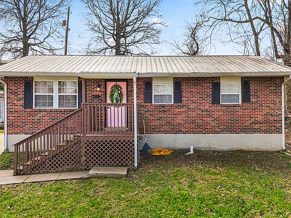 3rd image of 110 Rose Ct