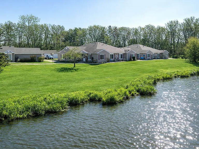 Cottages of White Bear Township — Photo 10