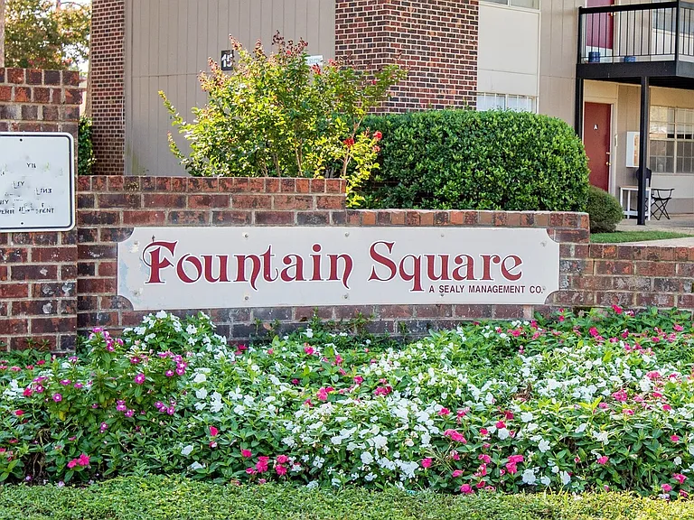 Fountain Square Apartment Homes — Photo 3