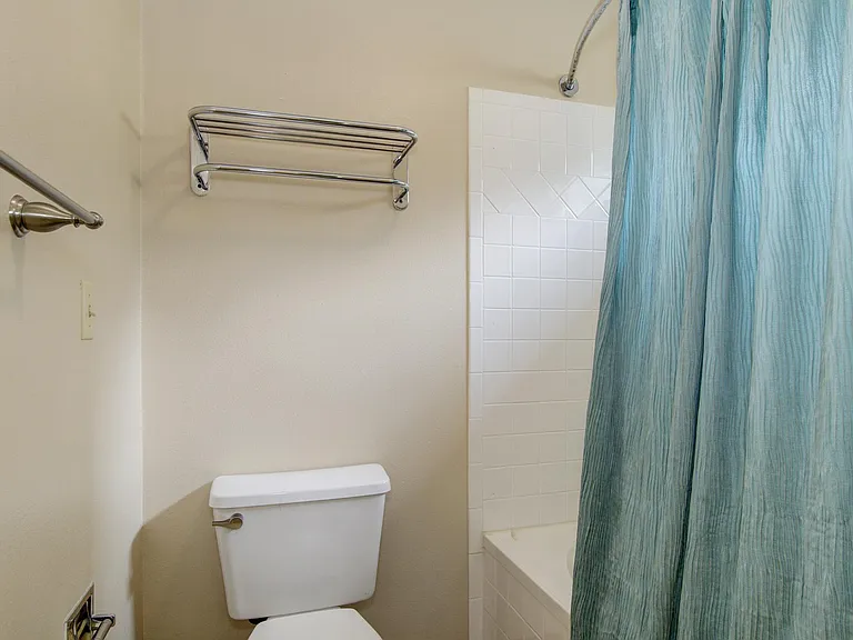 6526 Sproul Ln — Photo 18