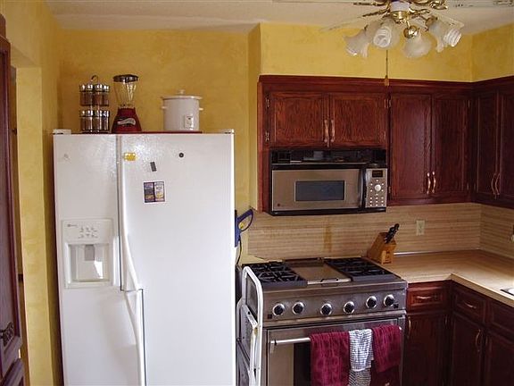 Remodeled Kitchen W/ Restaurant Quality Appliances & Custom Copper Hardware!