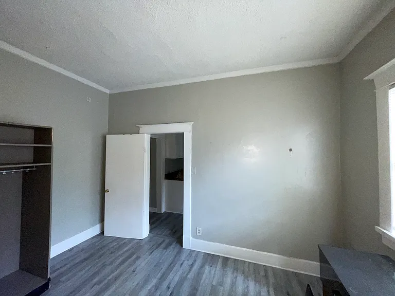926 Stafford Ave — Photo 6