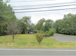 268 N Middletown Rd, Pearl River, NY 10965