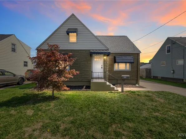 253 N Meadowbrook Pkwy, Cheektowaga, NY 14206