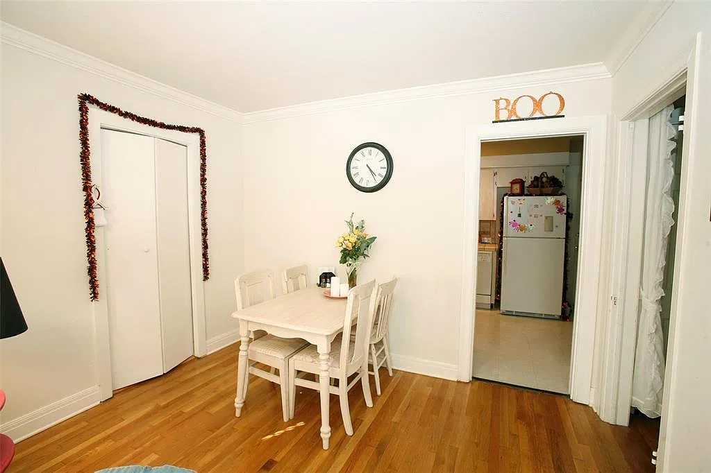 4 bed, 2.0 bath, 1660 sqft, $4,000 — Photo 3