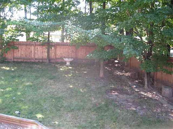 5th image of 815 W College Ave