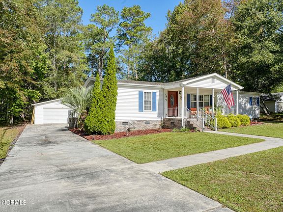3rd image of 674 Beachwood Drive SE