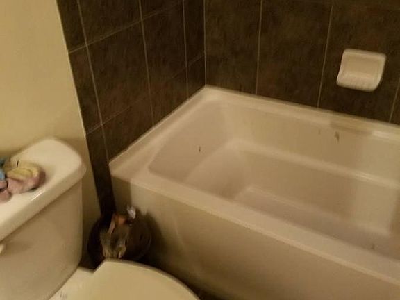 whirlpool bath in both bathrooms