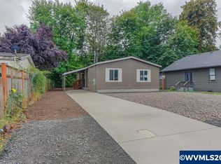 266 SE Hazel St, Mill City, OR 97360